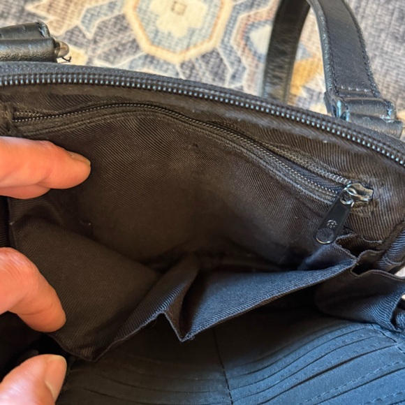 Vintage Fossil Women’s Black 100% Genuine Leather Crossbody Purse - Picture 9 of 16